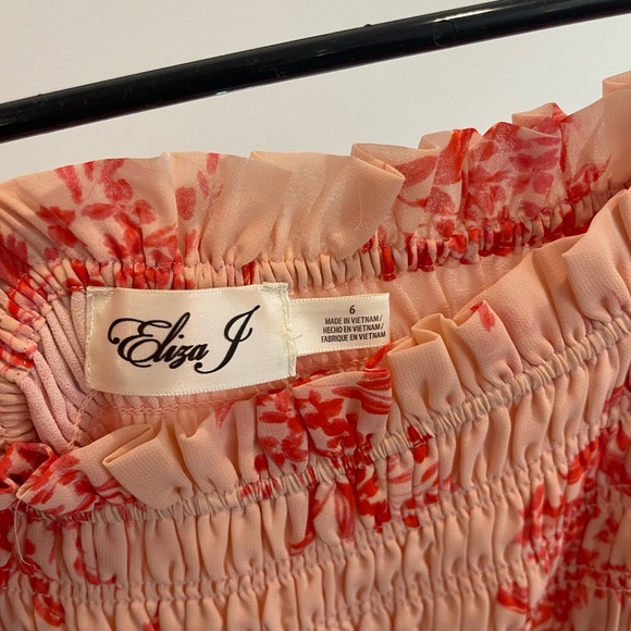 Elegant Pink Floral Dress - Picture 5 of 5